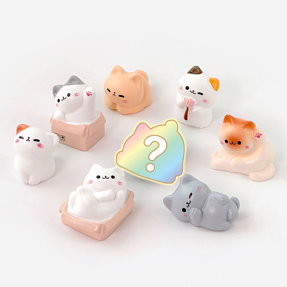 Random Cozy Cat Miniature Figure– Blind Box Series