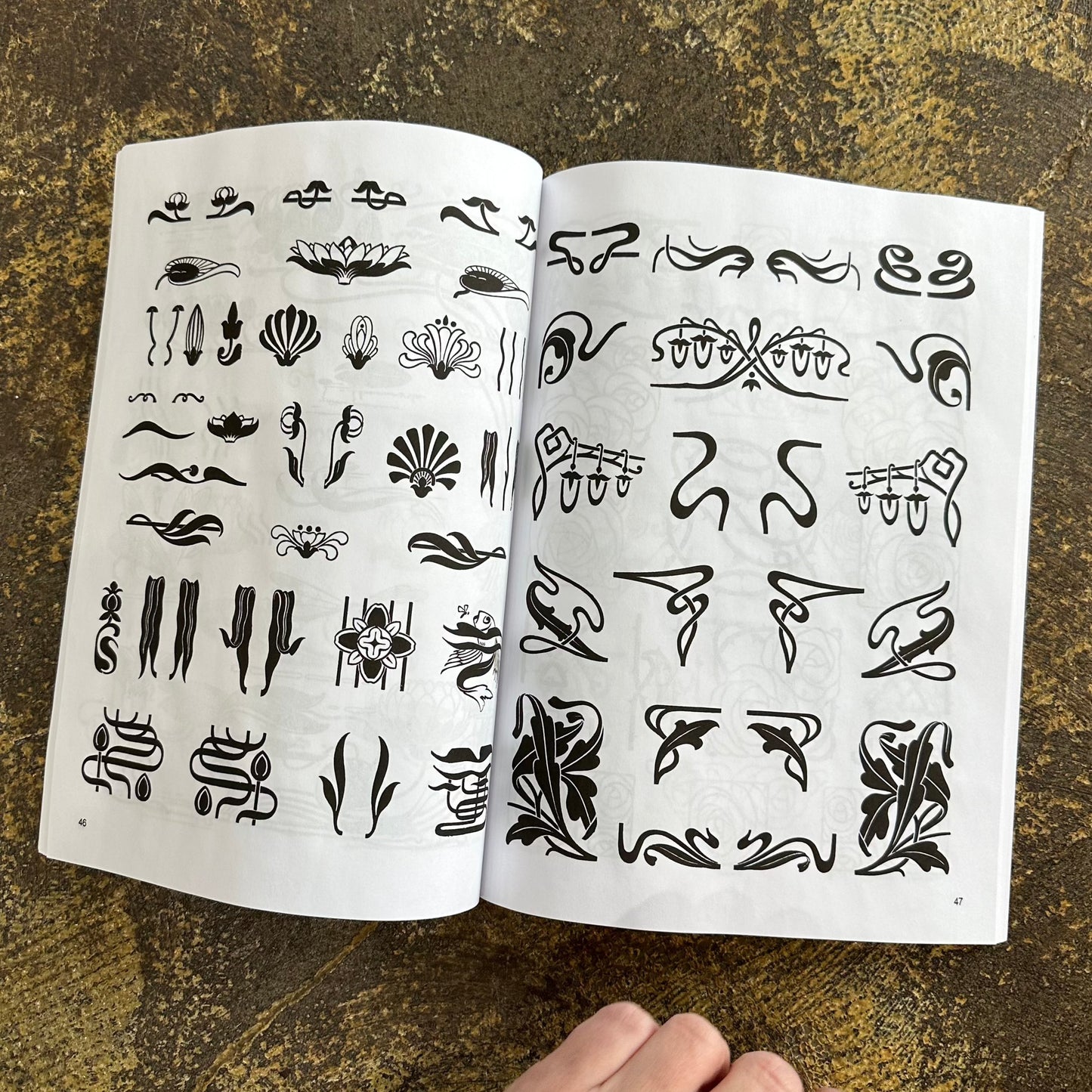 MONOTYPE ORNAMENTS 装飾 タイポグラフィ　洋書 デザイン資料 Monotype Ornament Prints — C.C. Stern Type Foundry