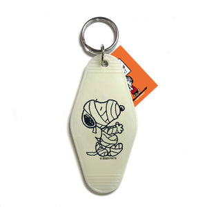 Snoopy Mummy Keychain - Glow In The Dark 3P4 x Peanuts®